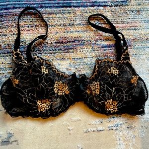 Chantelle Black embroidered underwire Demi Bra34 C